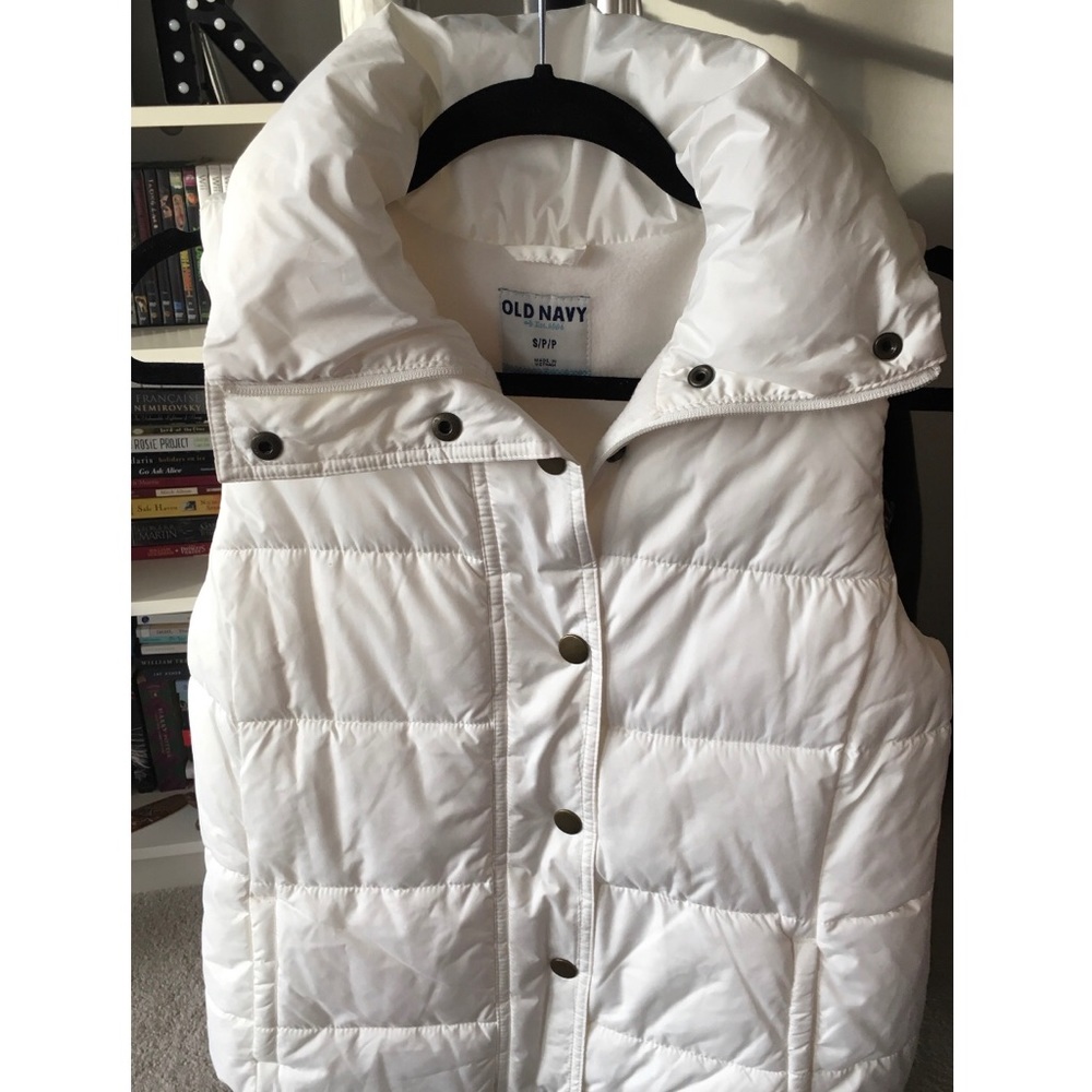 NWOT Old Navy Puffer Vest